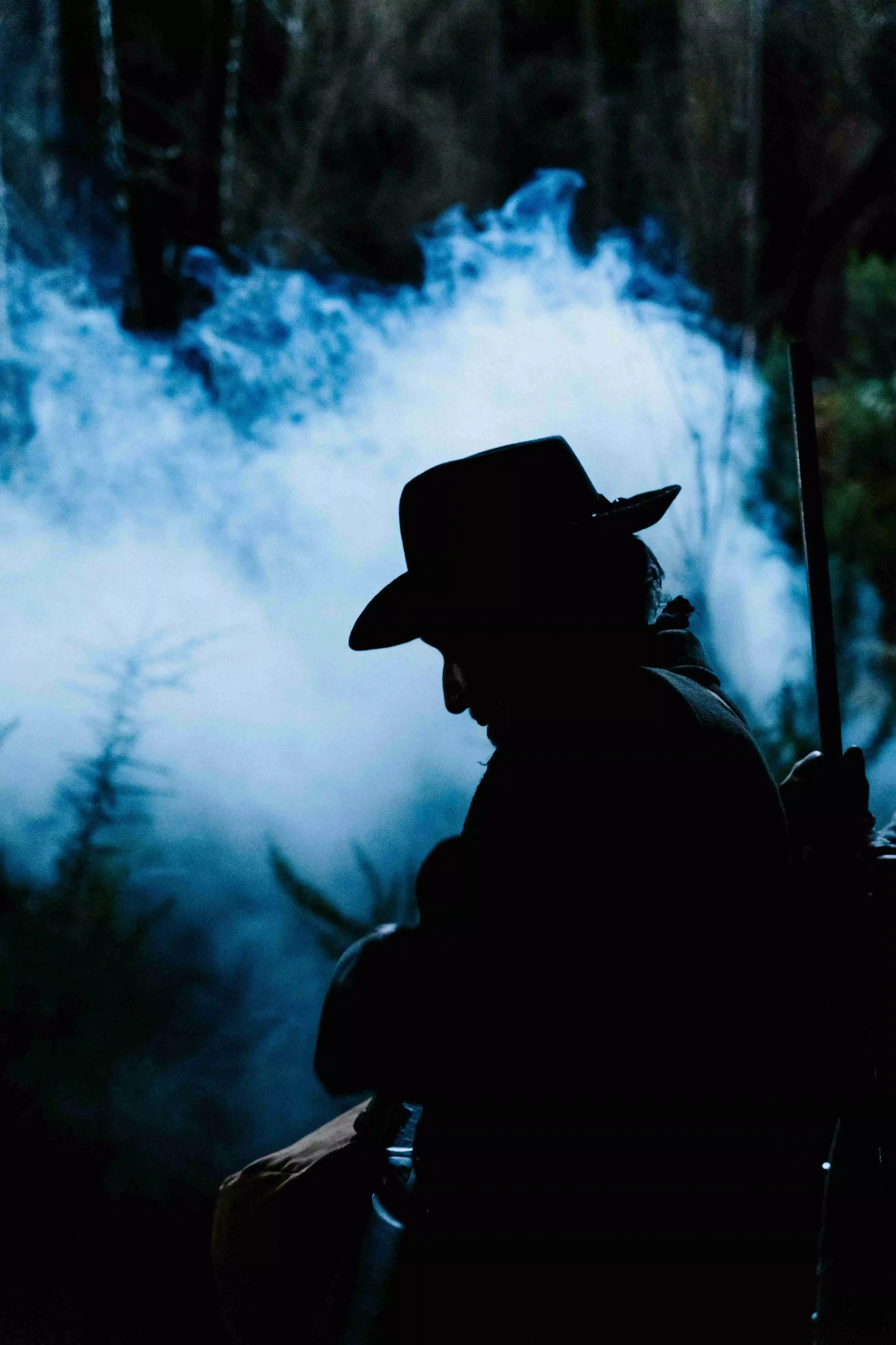 Un hombre tras un rifle — imagen 1